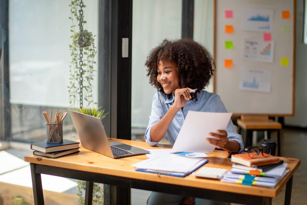 Black women offer works through online conferences. Online meeti